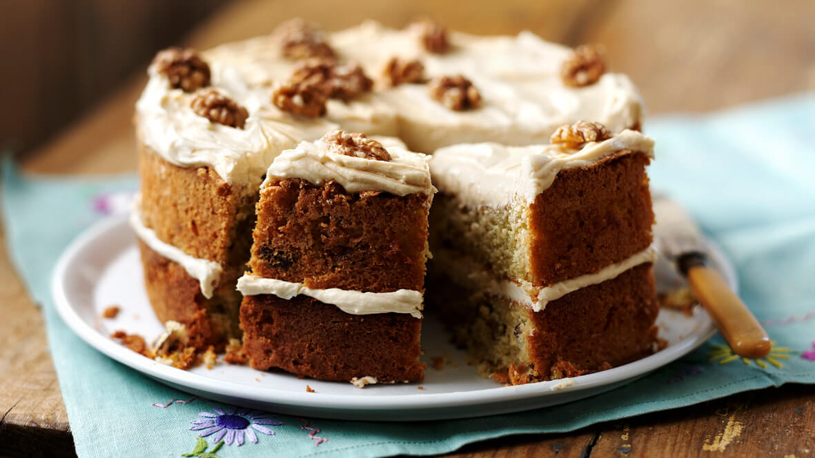 Coffee & walnut cake